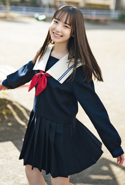 「B.L.T.graduation2024中学卒業」ローソンエンタテインメント購入特典ポストカード【渡辺莉奈（日向坂46）】