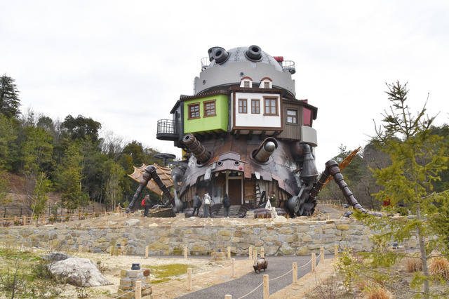 ハウルの城（C）Studio Ghibli