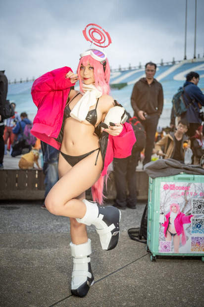 エイミ『ブルーアーカイブ』／Kadorin 仁美（Instagram：kadorin.hitomi）