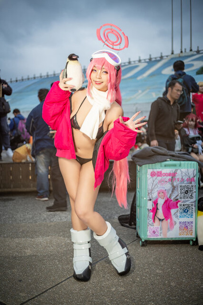 エイミ『ブルーアーカイブ』／Kadorin 仁美（Instagram：kadorin.hitomi）