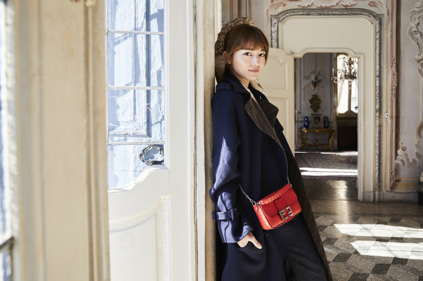 フェンディ、ジャパンアンバサダー・川口春奈がイタリアを旅する特別動画公開