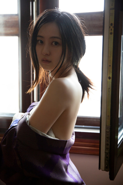 写真集『月刊 逢沢りな』先行カット（C）ND CHOW／講談社