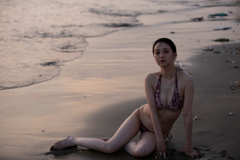 写真集『月刊 逢沢りな』先行カット（C）ND CHOW／講談社