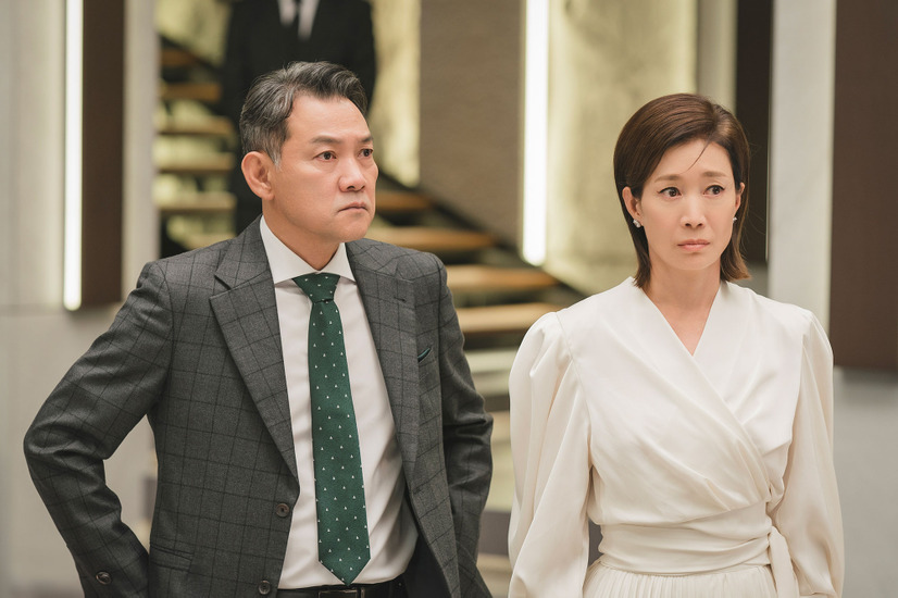 Netflixシリーズ「涙の女王」独占配信中