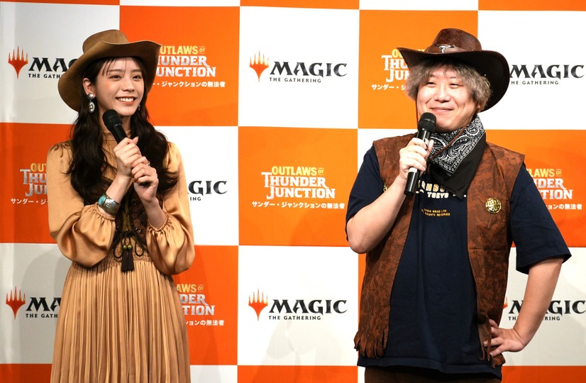貴島明日香、行弘賢【撮影：小宮山あきの】