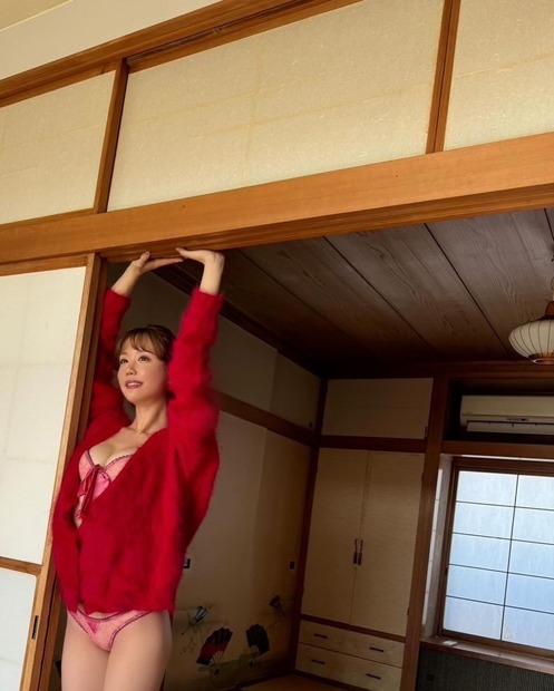 新唯（写真は新唯の公式インスタグラムより）※所属事務所より掲載許諾をいただいています
