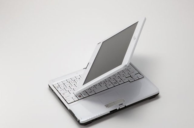 　富士通は13日、MTシリーズの新製品として、Windows 7 Home Premiumを搭載しタッチ機能に対応したタブレット型パソコン「MT/E50」を発表した。