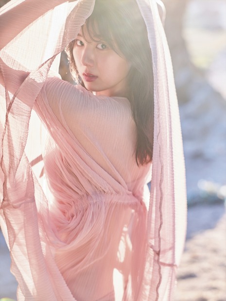 SKE48・菅原茉椰1st写真集『シャッターチャンス』（白夜書房）　撮影／藤原宏