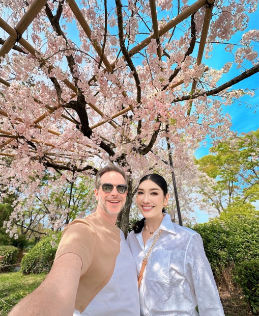 アンミカ、夫と京都でお花見デート！映画監督・蜷川実花との偶然の出会いも