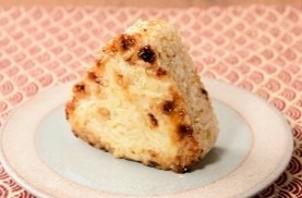 玄米焼きおにぎり（ココナッツオイルチーズ）
