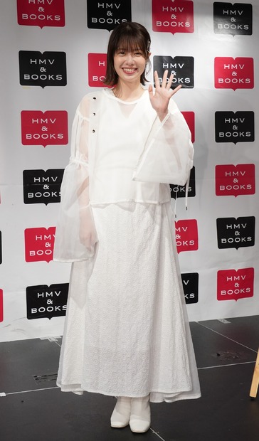 AKB48卒業の小田えりな「本当に青春だった」、1st写真集は“ゴールでもありスタート”