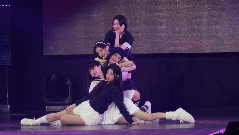 ILLIT【写真：竹内みちまろ】