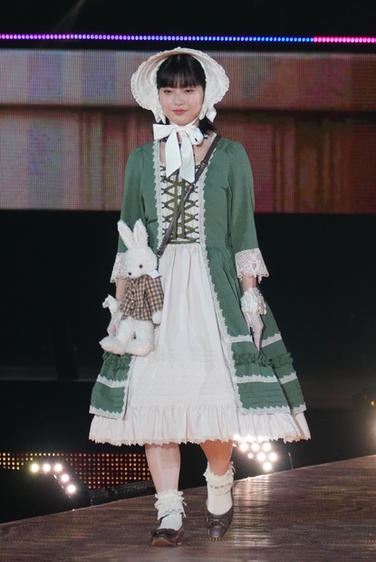 蒔田彩珠【写真：竹内みちまろ】