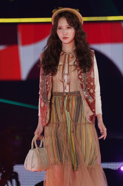 加藤史帆【写真：竹内みちまろ】