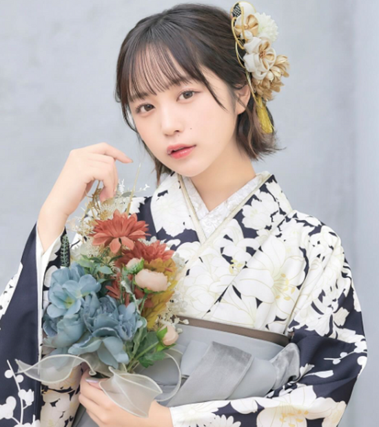 なえなの（写真は本人の公式インスタグラムより）※所属事務所より掲載許諾をいただいています