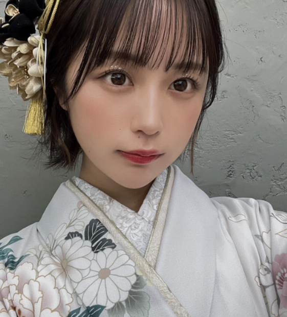 なえなの（写真は本人の公式インスタグラムより）※所属事務所より掲載許諾をいただいています