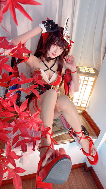 花火／箱ネコ（X：@hakonyanya）