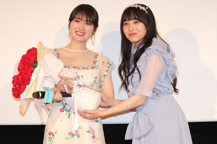 高山一実と羊宮妃那【撮影：浜瀬将樹】