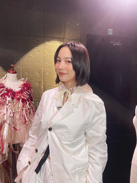 のん、ももいろクローバーZ・百田夏菜子との仲良しピースショット公開　