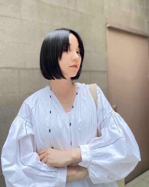 のん、爽やかな春コーデ姿披露「まだ春ってことで合ってる？」