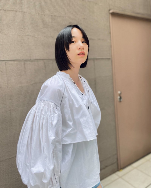 のん、爽やかな春コーデ姿披露「まだ春ってことで合ってる？」