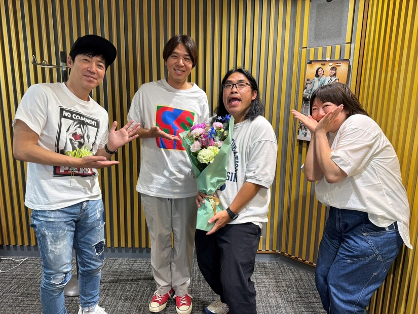 左から東貴博、ロッチ・コカドケンタロウ＆中岡創一、黒沢かずこ
