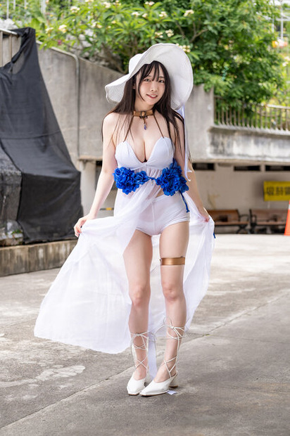 メアリー『勝利の女神:NIKKE』／モモリナ（X：@_momo_rina_）
