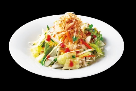 梅と8種の香味野菜のサラダ