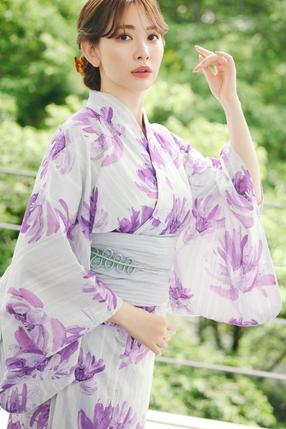 小嶋陽菜　睡蓮（Suiren）