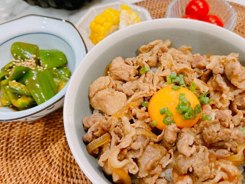 渡辺美奈代、大量の“豚丼の具” に反響「スッゴイ量」
