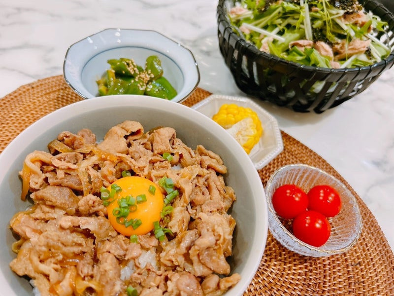 渡辺美奈代、大量の“豚丼の具” に反響「スッゴイ量」