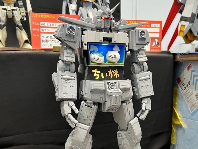 なんと中にちいかわとハチワレが格納...！