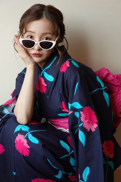 板野友美「ROSY Birthday Flower YUKATA」