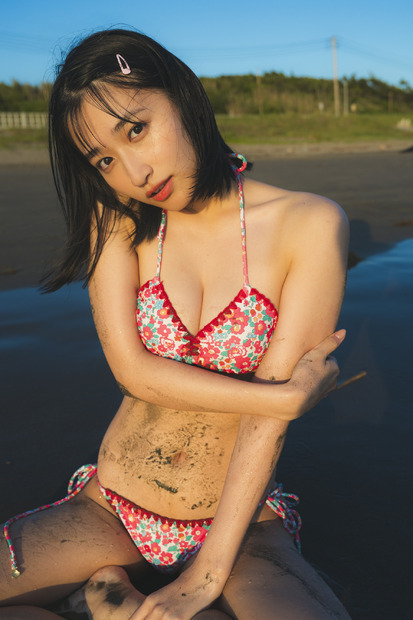 水野瞳「BLT MONSTER Round 2」（東京ニュース通信社刊） 撮影／カノウリョウマ
