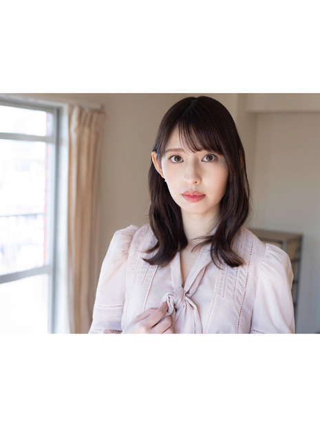 『SPA !デジタル写真集 沖口優奈「仕事帰りの誘惑」』（扶桑社／撮影：青山裕企）