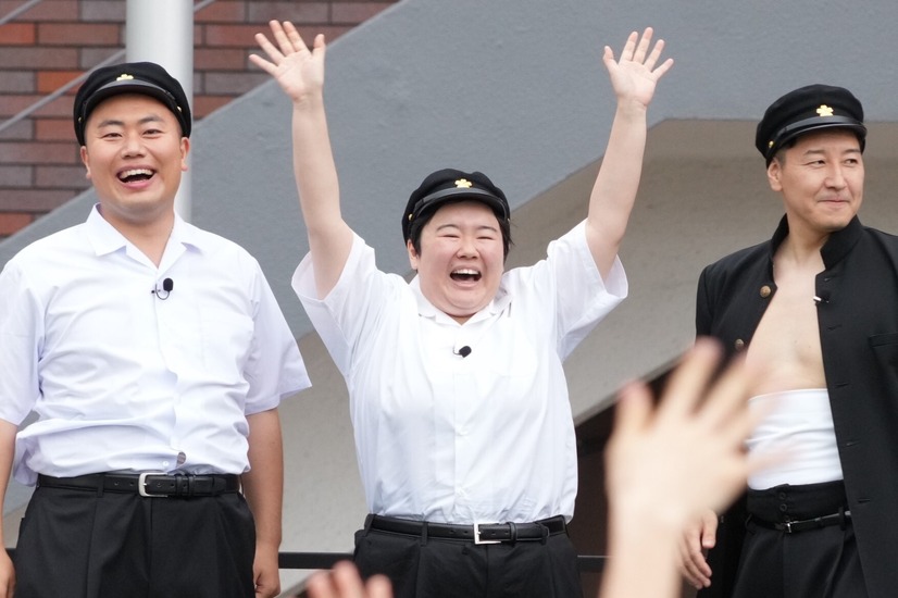 左から）岡部大（ハナコ）、やす子、長田庄平（チョコレートプラネット）（C）フジテレビ