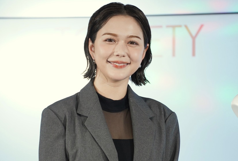 村重杏奈【写真：竹内みちまろ】