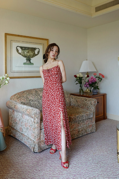 板野友美、「今、自身が1番着たいドレス」をデザイン！我が子とお揃いアイテムも