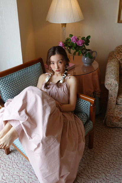 板野友美、「今、自身が1番着たいドレス」をデザイン！我が子とお揃いアイテムも
