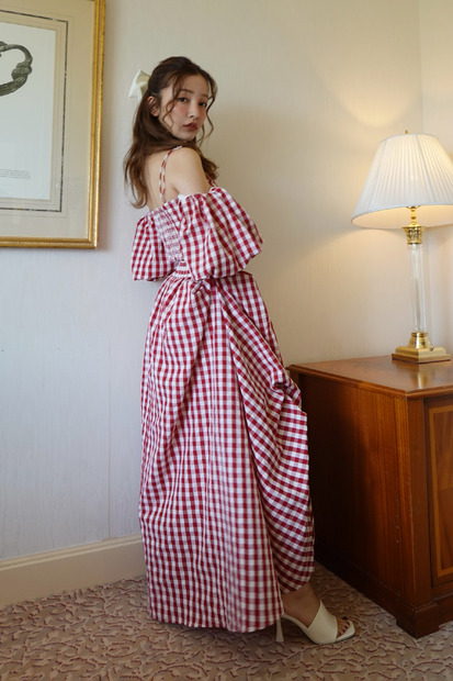 板野友美、「今、自身が1番着たいドレス」をデザイン！我が子とお揃いアイテムも