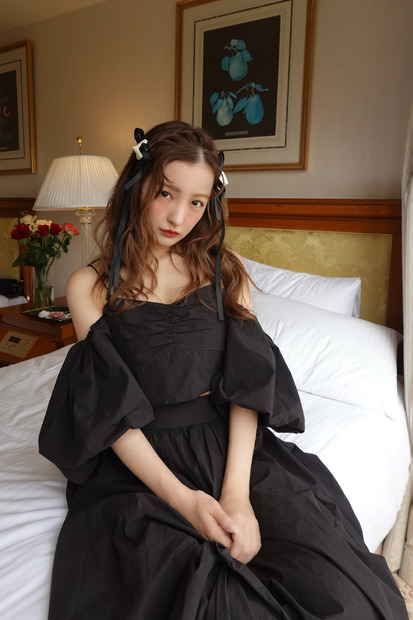 板野友美、「今、自身が1番着たいドレス」をデザイン！我が子とお揃いアイテムも