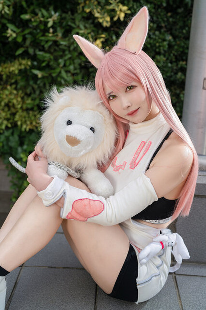 レオナ『勝利の女神：NIKKE』／おもちちゃん（X：@3rd_kafkaf）