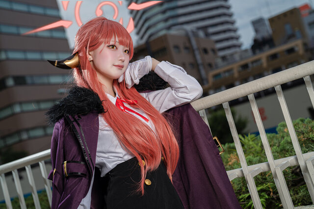 陸八魔アル『ブルーアーカイブ』／みなとみら（X：@tehslu_cos_xxx）