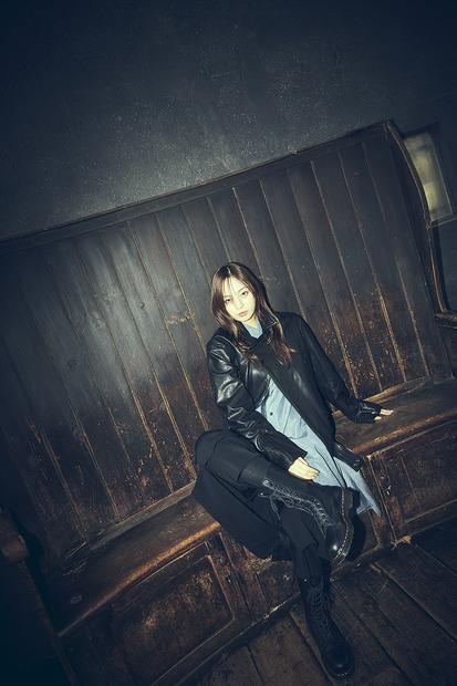 乃木坂46・梅澤美波、「Ground Y」キービジュアルモデルでモードな姿