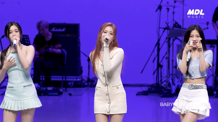 BABYMONSTER、YouTubeチャンネル「イッツライブ」に登場！バンド編曲の「FOREVER」で魅了！