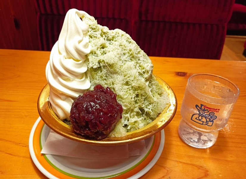 【実食】“大きさがエグイ”と話題のコメダのかき氷！「宇治抹茶」フレーバー全部乗せ実食レポ！