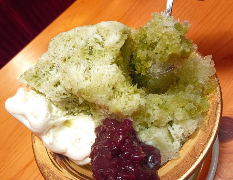 【実食】“大きさがエグイ”と話題のコメダのかき氷！「宇治抹茶」フレーバー全部乗せ実食レポ！