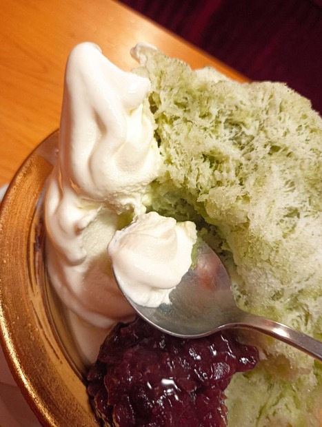 【実食】“大きさがエグイ”と話題のコメダのかき氷！「宇治抹茶」フレーバー全部乗せ実食レポ！