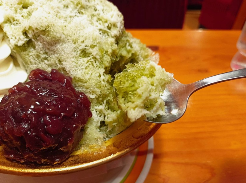 【実食】“大きさがエグイ”と話題のコメダのかき氷！「宇治抹茶」フレーバー全部乗せ実食レポ！