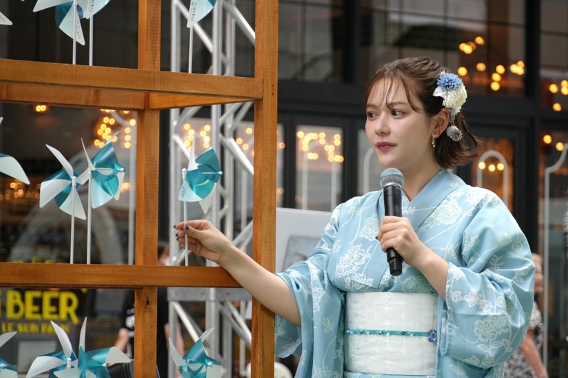 村重杏奈【撮影：小宮山あきの】